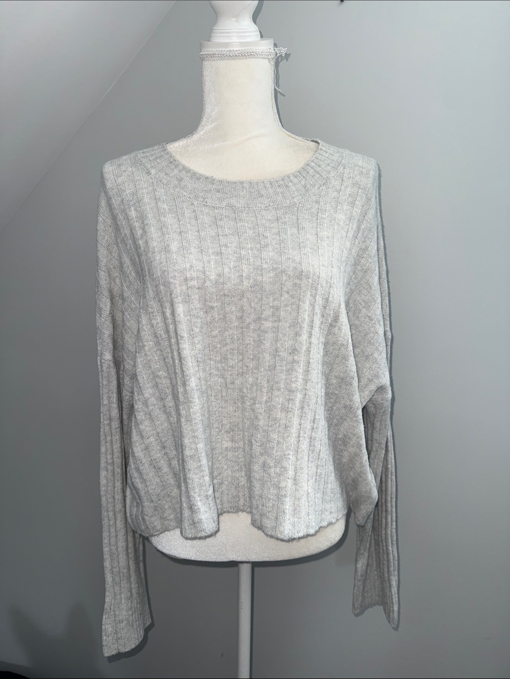 American Eagle Outfitters Light Gray Ribbed Knit Pullover